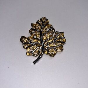 Vintage ST. JOHN Grandma Hippie Gold & Silver Tone Leaf Pin brooch
